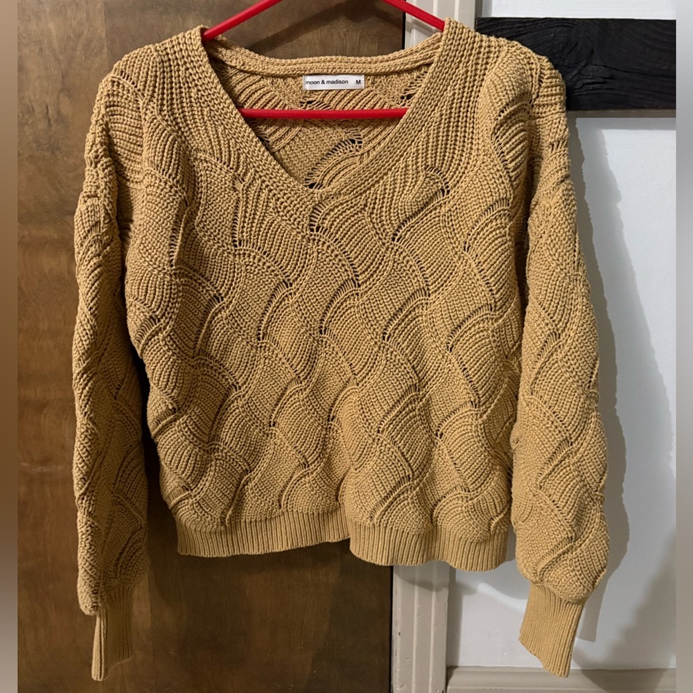 moon & madison V-Neck Sweater in Tan